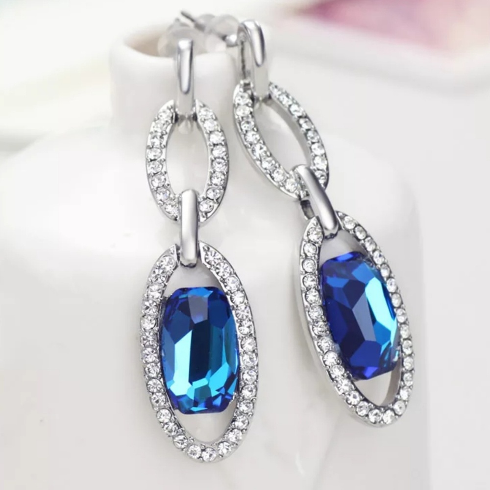 Swarovski Elements earrings